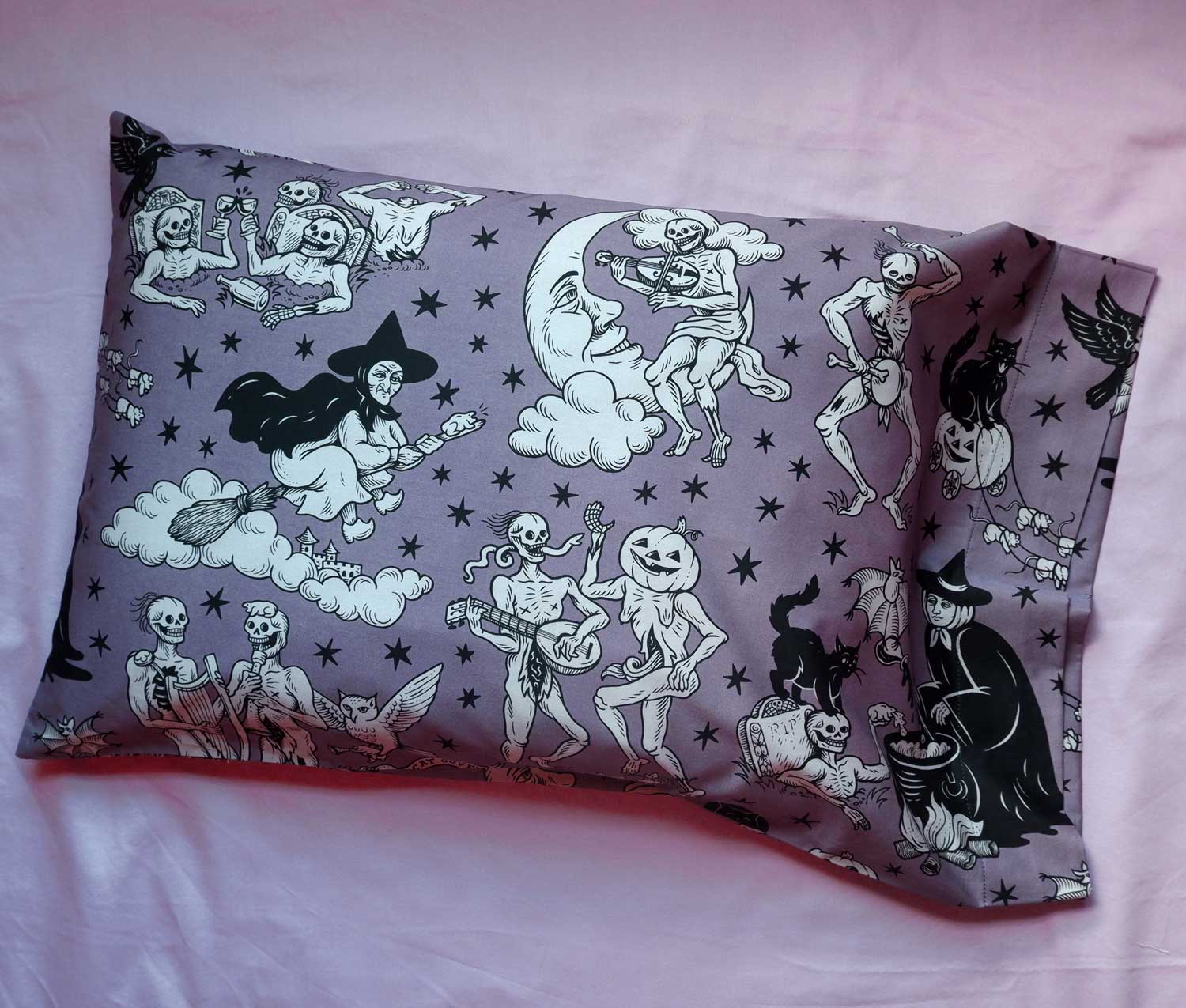 Pillowcases & Blankets